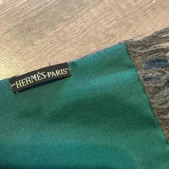 Hermès HERMES lined-SIDED SCARF IN SILK CASHMERE &  WOOL CASHMERE MUFFLER - Picture 2 of 3